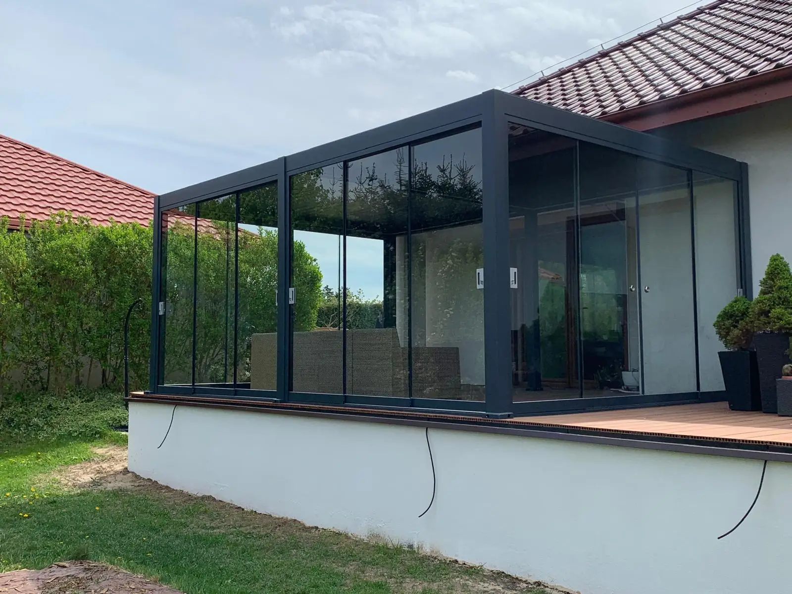 Pergola tarasowa 6×4 Sicienko - widok narożny od strony ogrodu