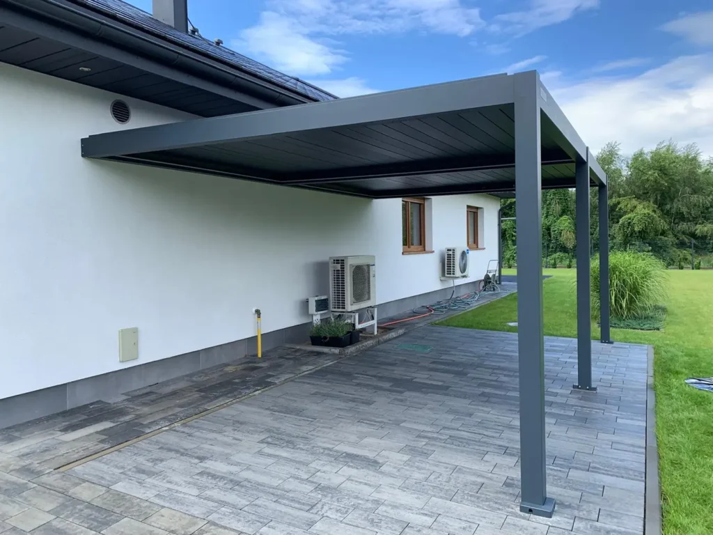 Pergola BASE 6×4 w Szpetalu Górnym koło Włocławka - dach lamelowy w kolorze antracytowym